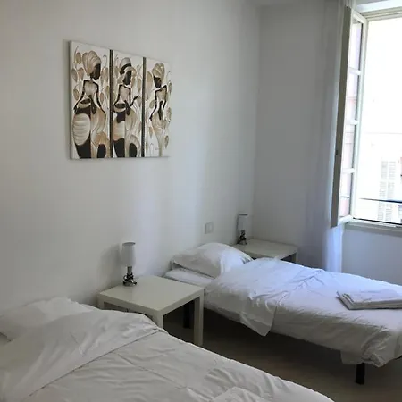 公寓 托尼阿拉德戛纳公寓 *
